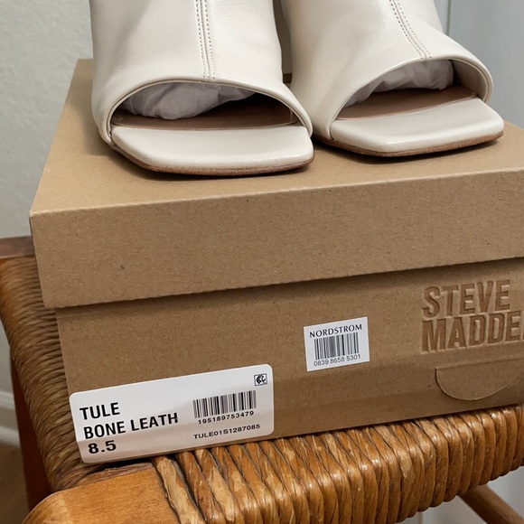 Steve Madden Tule Heeled Mule in Bone Leather - Picture 8 of 10